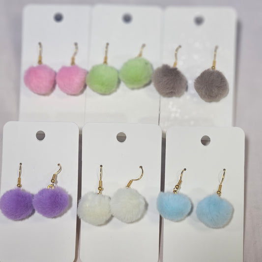 Dangle Earrings - Pompom