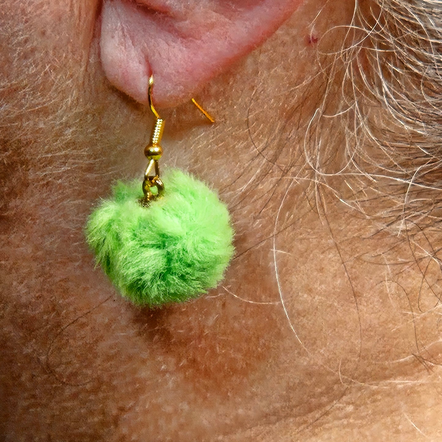 Dangle Earrings - Pompom